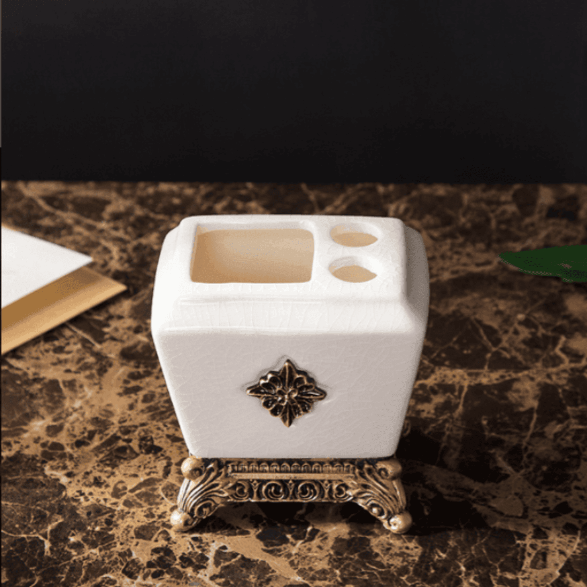 Dantų šepetėlių laikiklis