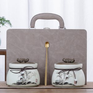 Keraminių arbatos indų rinkinys su odine dėžute