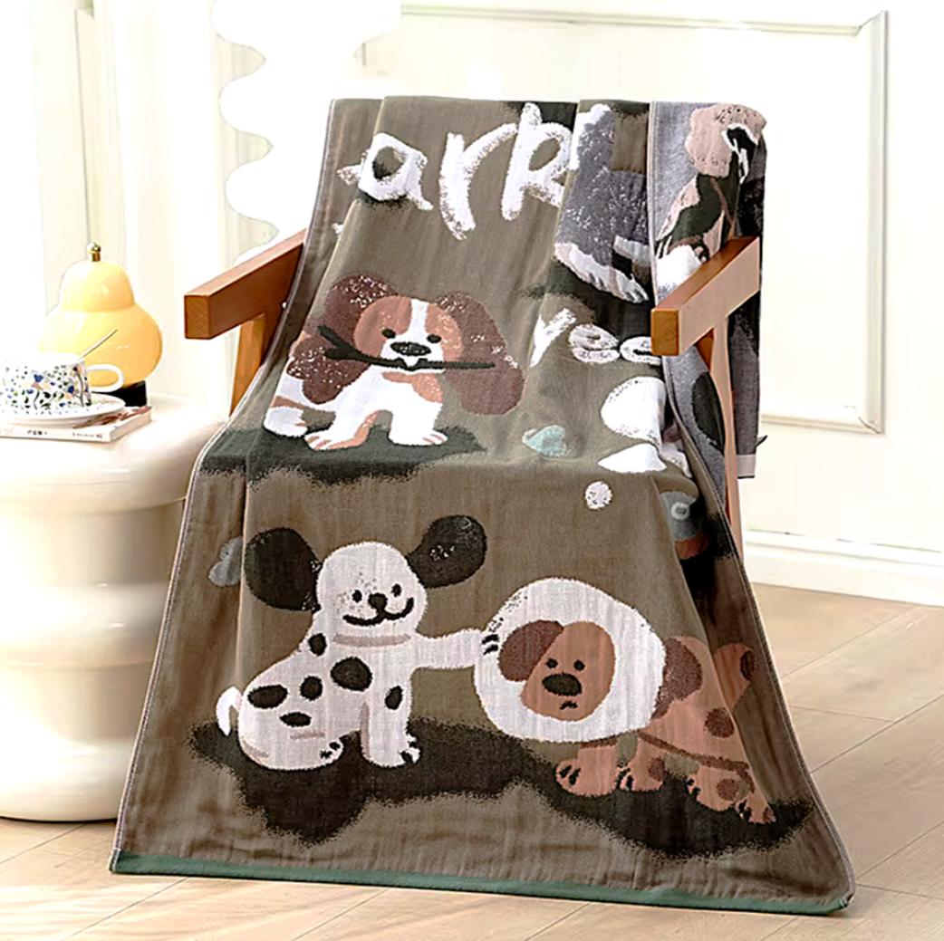 Vaikiškas organinės medvilnės rankšluostis su šuniukų raštu