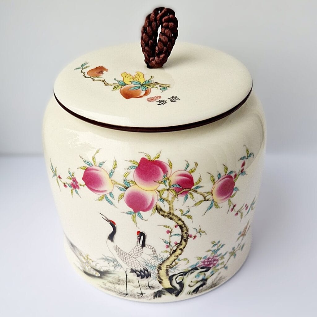 dekoruotas keraminis indas biriems produktams