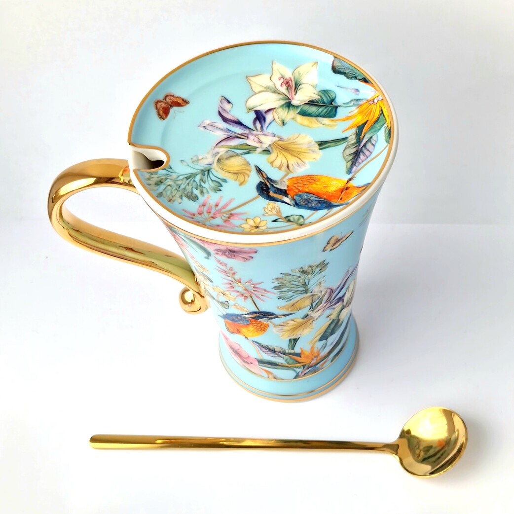 žydras porcelianinis puodelis iš viršaus