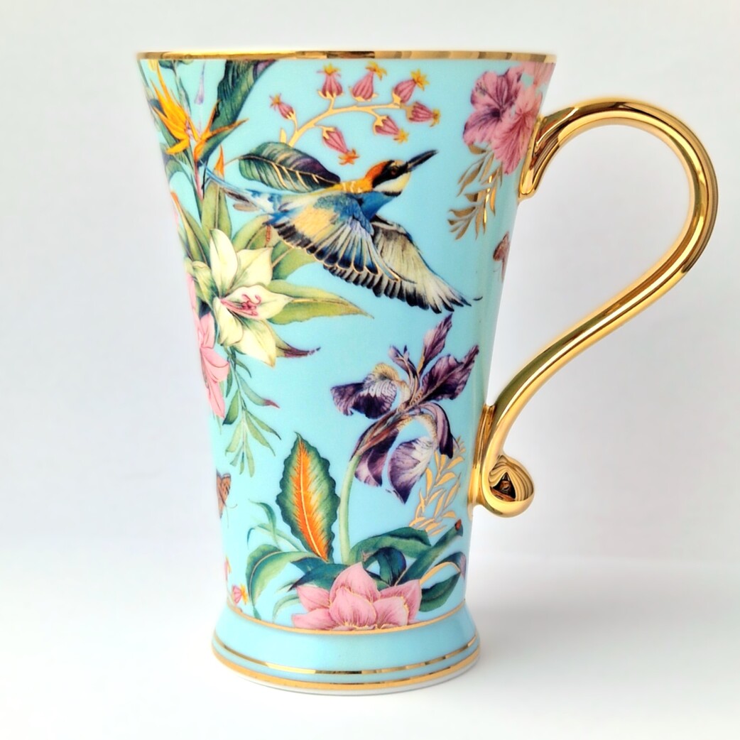 žydras porcelianinis puodelis su dekoru